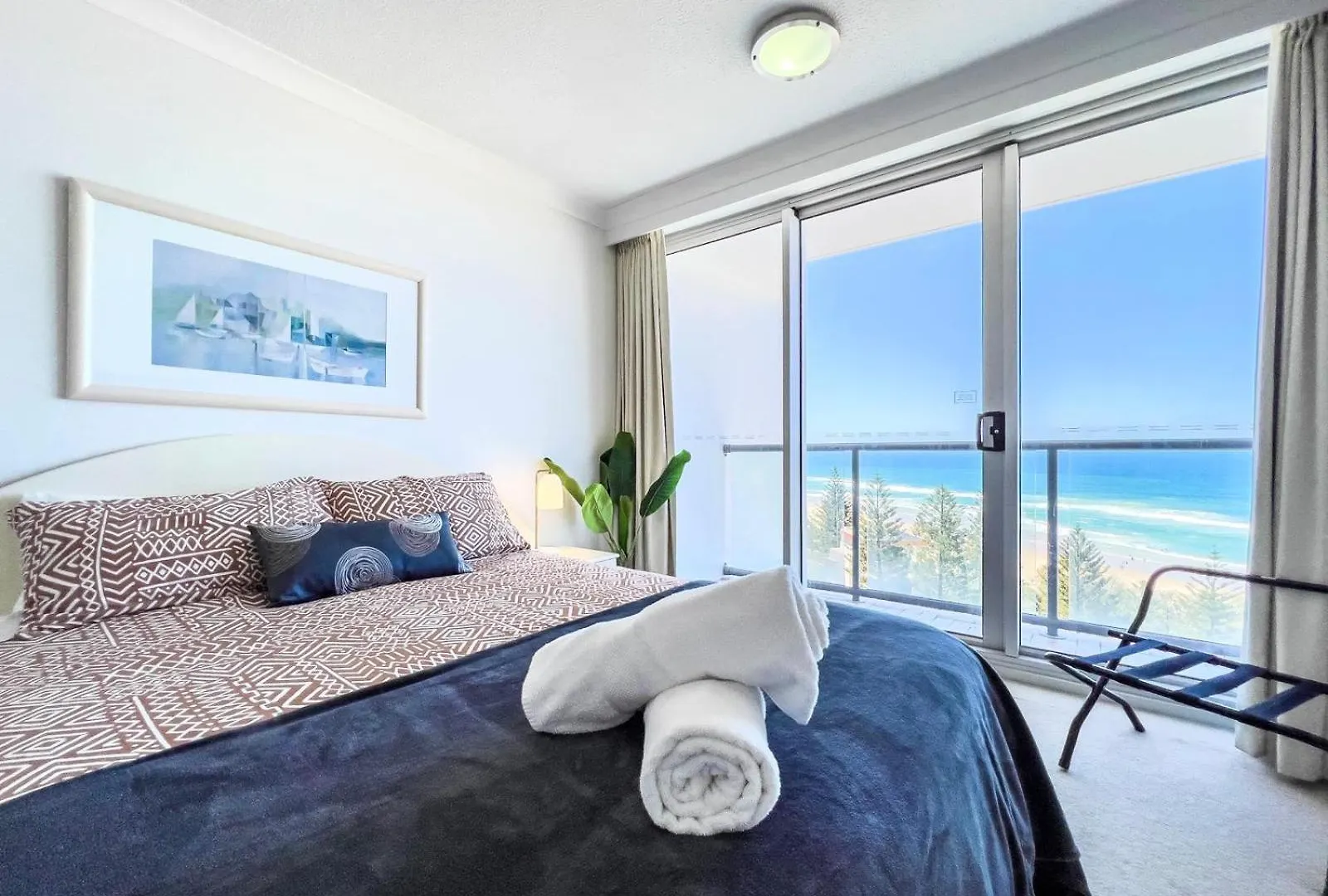 Apartment Beach Life At Peninsula Gold Coast Australia