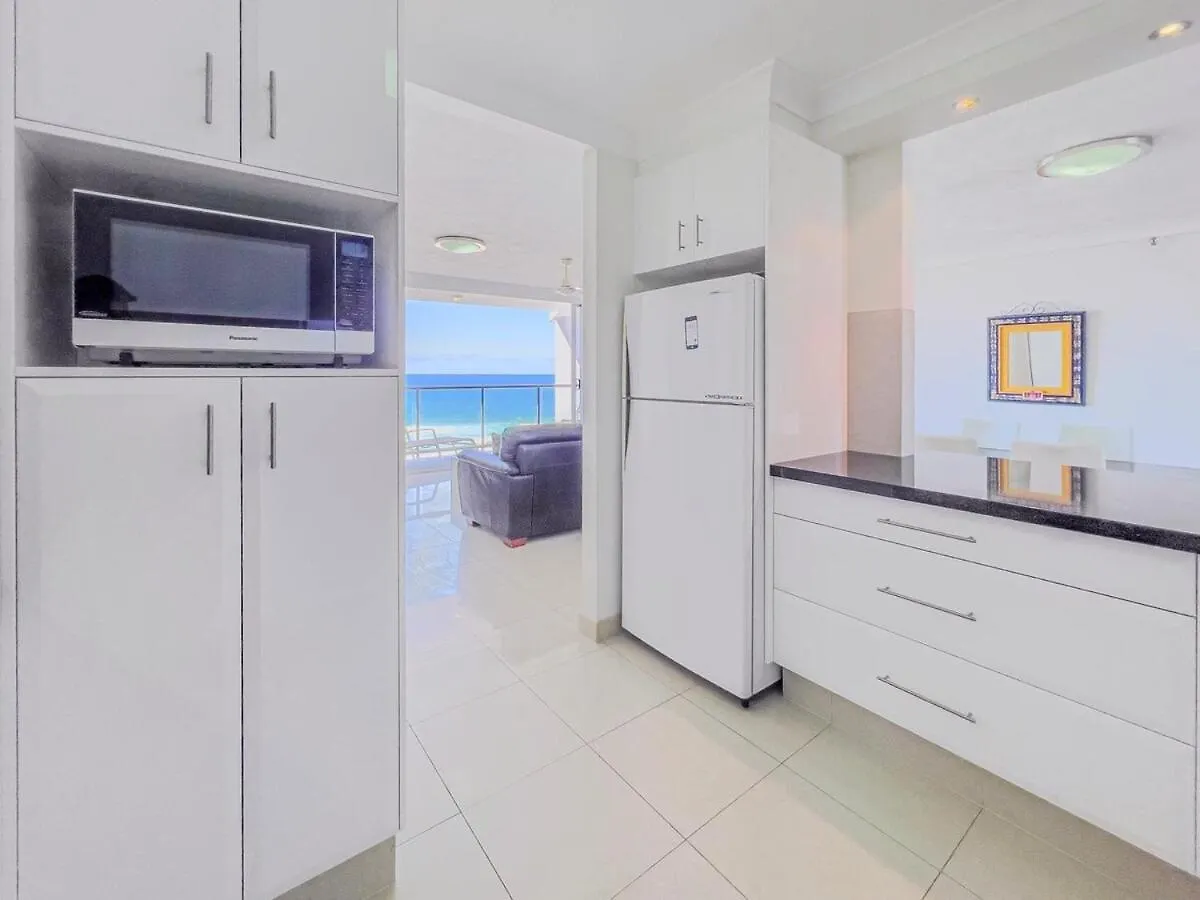 Beach Life At Peninsula Gold Coast Apartment